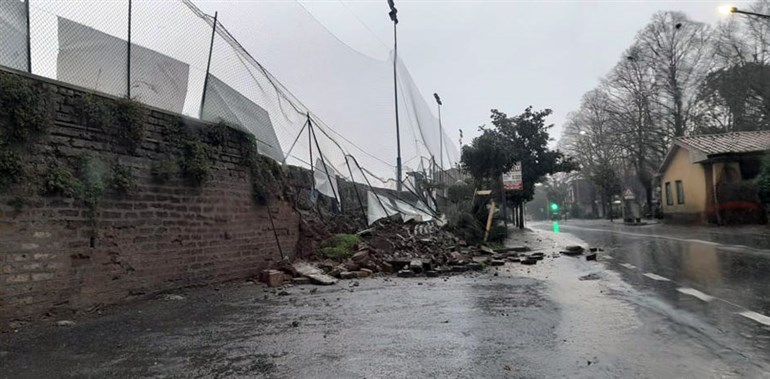 Castel Sant'Elia: crollano 20 metri di campo. Rinviata la gara contro il G.Castello