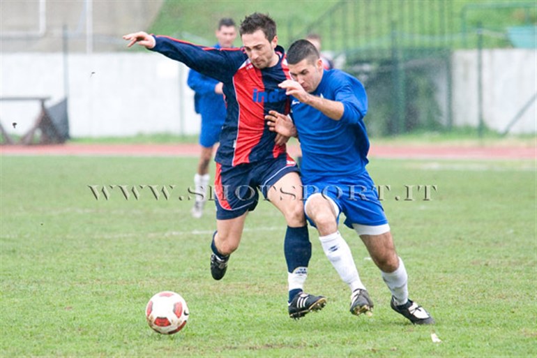 CALCIOMERCATO - Divorzio Provinciali-Ladispoli: e la Castrense si mette in prima fila. Zucchi torna a Pianoscarano. Biguzzi, Foglietta e Memoli a Ronciglione. Derby con lo United per Stelio Salvitti